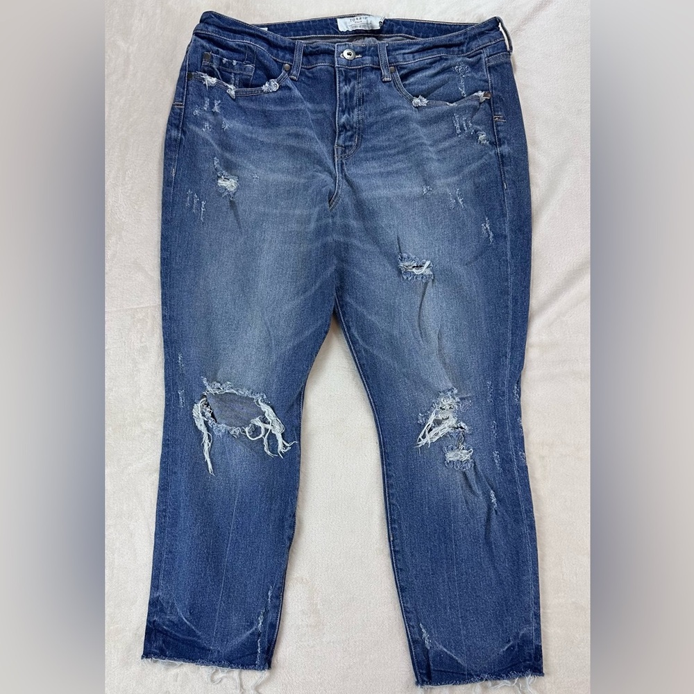Torrid Women’s Plus size Distressed Frayed Hem‎ Jeans – Medium Wash - Picture 2 of 15
